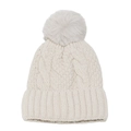 Dettaglio del berretto beige in maglia a trecce con trama spessa e pompon in ecopelliccia - M(56-58cm) / Beige