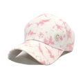 Detailansicht des silbernen M-Logos und des rosa Batikmusters auf der Baumwollkappe - M(56-58cm) / Rosa