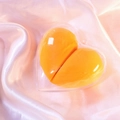 Éponge de maquillage orange en forme de cœur dans sa boîte sur satin rose - Cœur Mandarine/Sac OPP