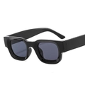 Retro-Sonnenbrille mit schwarzem Quadratrahmen, dicken Bügeln und dunkelgrauen Gläsern - Glänzend Schwarz