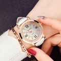 Montre à quartz pour femme avec boîtier doré rose serti et bracelet blanc - Blanc