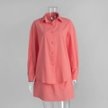 Détail d'un ensemble en coton corail comprenant chemise à manches et minijupe - S / rose fuchsia