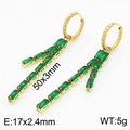 Pendientes de borla bañados en oro 18K con circón verde rectangular y acero duradero - Borla Verde Dorada (KE108820-KFC)