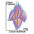 Detalle de tamaño del colgante hoja arcoíris en acero con altura 3,2cm y anchura 2,2cm medidas - Solo colgante / Colgante de Colores Mezclados
