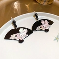 New Chinese Style Fächer-Ohrringe mit Katzenblumen-Inlay und schwarzen Perlen - 46# Silbernadel-Schwarz-Fächer