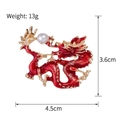 Dettagli della spilla a forma di drago rosso con specifiche e perla bianca - Rosso/Oro/Perla Bianca