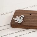Zilveren ster-oorbel met lichtblauwe vierkante edelsteen en kleine fonkelende diamanten - Lichtblauwe Zirconia Ster Platte Achterkant Stijl (DZ017-1#)