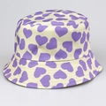 Bucket hat in cream white canvas with trendy all-over purple heart print pattern - M (56-58cm) / Purple