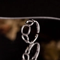Bague ouverte en argent S925 avec carrés géométriques évidés et finition polie brillante - Ouvert Réglable / Or Blanc