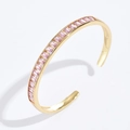 Eleganter 18K vergoldeter offener Armreif für Damen mit rosa rechteckigem Zirkonia-Besatz - Cuff Bracelet / Gold mit rosa Zirkonia