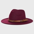 Chapeau fedora en laine bordeaux à bord large avec sangle en cuir marron et boucle - Bordeaux