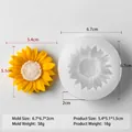 Sunflower silicone mold for DIY candles with 6.7x6.7x2cm dimensions and flower sample - Sunflower H-1027