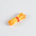 Colgante de patatas fritas de PVC realista con salsa kétchup y acabado amarillo - Modelo de Papas Fritas Sin Hebilla