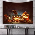 Halloween-Wandteppich mit Kürbissen und Hexenhüten an einer weißen Ziegelwand - WSJ41 Kürbis Laterne