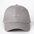 Casquette de baseball grise en coton sergé avec broderie blanche Carpe Diem stylée - Taille unique / Gris