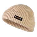 Dettaglio berretto in maglia beige con toppa in pelle nera e rivetti in metallo argento - Taglia Unica (56-60cm) / Beige