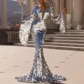 Elegante vestido de noche sirena con lentejuelas plateadas, escote en V y manga campana - S / Plateado