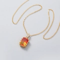 Collana geometrica dorata con grande ciondolo rettangolare in sfumatura arancione - Gemma Rettangolare Sfumata Arancio-Rosso con Catena Sottile Dorata