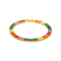 Dettaglio macro del bracciale placcato oro con zirconi rettangolari color arcobaleno - Bracciale di Zirconi Arcobaleno (Oro)