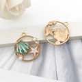 Goldener Anhänger mit grüner Muschel, Seestern, Perle und Strass für DIY-Schmuck - Runder Ozean Seestern Muschel