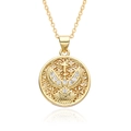 Collana con ciondolo a rondine e croce placcata oro 18k con cristalli bianchi su sfondo bianco - B146-Croce Colomba della Pace Rotonda