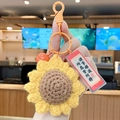 Handgefertigter gestrickter Sonnenblumen-Schlüsselanhänger mit Glücksbringer-Anhänger - Guofeng-Wünsche Erfüllt