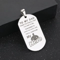 Detail van zilveren roestvrijstalen dogtag-ketting met gegraveerde tekst voor Vaderdag - Alleen Hanger (Zonder Ketting) / Zilver