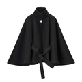 Élégant manteau cape noir avec col montant, bouton doré et ceinture nouée à la taille - S / Noir