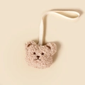 Détail de l'attache-tétine ours en peluche marron doux avec texture gaufrée et cordon blanc - Kaki