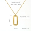 Detailansicht der 18k vergoldeten Edelstahlkette mit 45 cm Kette und Gewichtsangaben - Goldener Rechteckiger Texturierter Webstil (ZN237G)