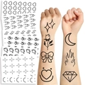 Waterdichte zwarte lijn tattoo stickers met hart vlam patronen en applicatieweergave - Zwart-wit serie (10 vellen/pak)