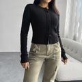 Klassischer schwarzer Slim-Fit-Strickcardigan mit Knopfleiste für einen schlichten Damenstil - S / Schwarz
