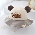 Dettaglio cappello alla pescatora in velluto per neonati con ricamo orso e sottogola - 50cm(1-2 Anni) / Cachi Chiaro
