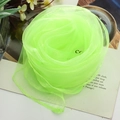 Fluorgroene 60x60cm chiffon sjaal gevouwen als een roos op een opengeslagen boek - 4# (Neon Groen) / 60x60cm