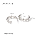 Chic silver daisy flower hoop earrings made of durable 18K plated stainless steel - Silver