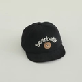 Détail de la broderie ours et du texte bearbaby sur la casquette en coton pour bébé - 48-50cm(6 Mois-2 Ans) / Noir