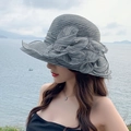Elegante cappello da sole grigio in organza con tesa larga e decorazione floreale da mare - grigio scuro
