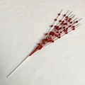 Dettaglio di rami con bacche rosse glitterate per decorazioni natalizie e addobbi floreali - 12 Rami 60 Bacche (43cm) / Rosso