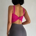 Rosarotes Yoga-Oberteil mit überkreuztem Rücken und grauen Fitness-Leggings-Set - S / Rosarot