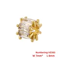 Makroaufnahme von 18K vergoldetem Charm mit Zirkonia-Inlay und 7x8mm Abmessungen für Schmuck - VZ385-7*8mm / Gold