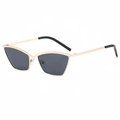 Occhiali da sole cat-eye retrò con montatura in metallo dorato e lenti grigio scuro - Montatura Oro Nero Grigio