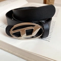 Fashionable black leather belt featuring an iconic silver metal D-shaped buckle design - 36# Waist Chain - Black Round