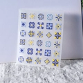 Detalle macro de pegatinas para uñas estilo bohemio con relieve y patrones TS-115 - Estilo de Relieve de Azulejos Mediterráneos (TS-115)