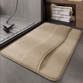 Tappeto da bagno beige in memory foam con trama a onde su pavimento in piastrelle - 40x60cm / Texture a Onda-Beige Scuro
