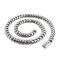 Collana a catena a chiglia in acciaio inossidabile argento lucido su sfondo bianco - Collana 50cm (KN229731)