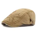 Gorra tipo boina de algodón caqui con bordado de hojas y hebilla ajustable - Caqui