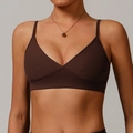 Dunkelbrauner Sport-BH mit V-Ausschnitt, schmalen Trägern und nahtlosem Stretch-Material - L / Kaffee