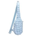 Sac bandoulière matelassé bleu clair avec sangle réglable et texture gaufrée moderne - Bleu