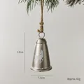 Vintage Eisen-Weihnachtsglocke mit weißem Rentierdruck und Juteseil zum Aufhängen, 13cm - Rentier Glocke