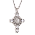 Collar de cruz plateado de acero con relieve de la Virgen María y circonitas claras - Cruz de Diamantes de Imitación de la Virgen María (Plata-Circonita Blanca)